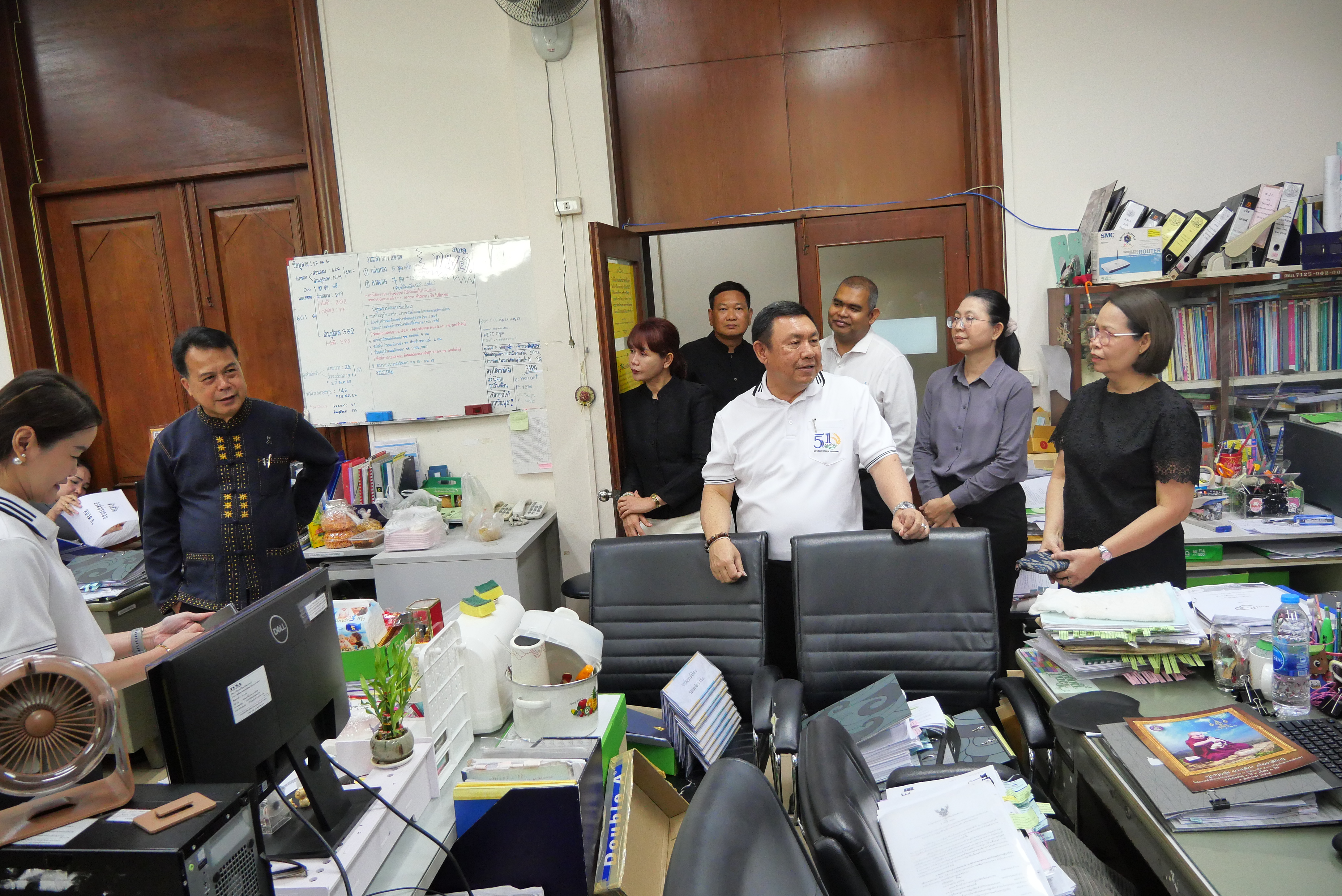 title - เลขาธิการ ส.ป.ก. ตรวจเยี่ยมบุคลากร ส.ป.ก. ถนนราชดำเนินนอก